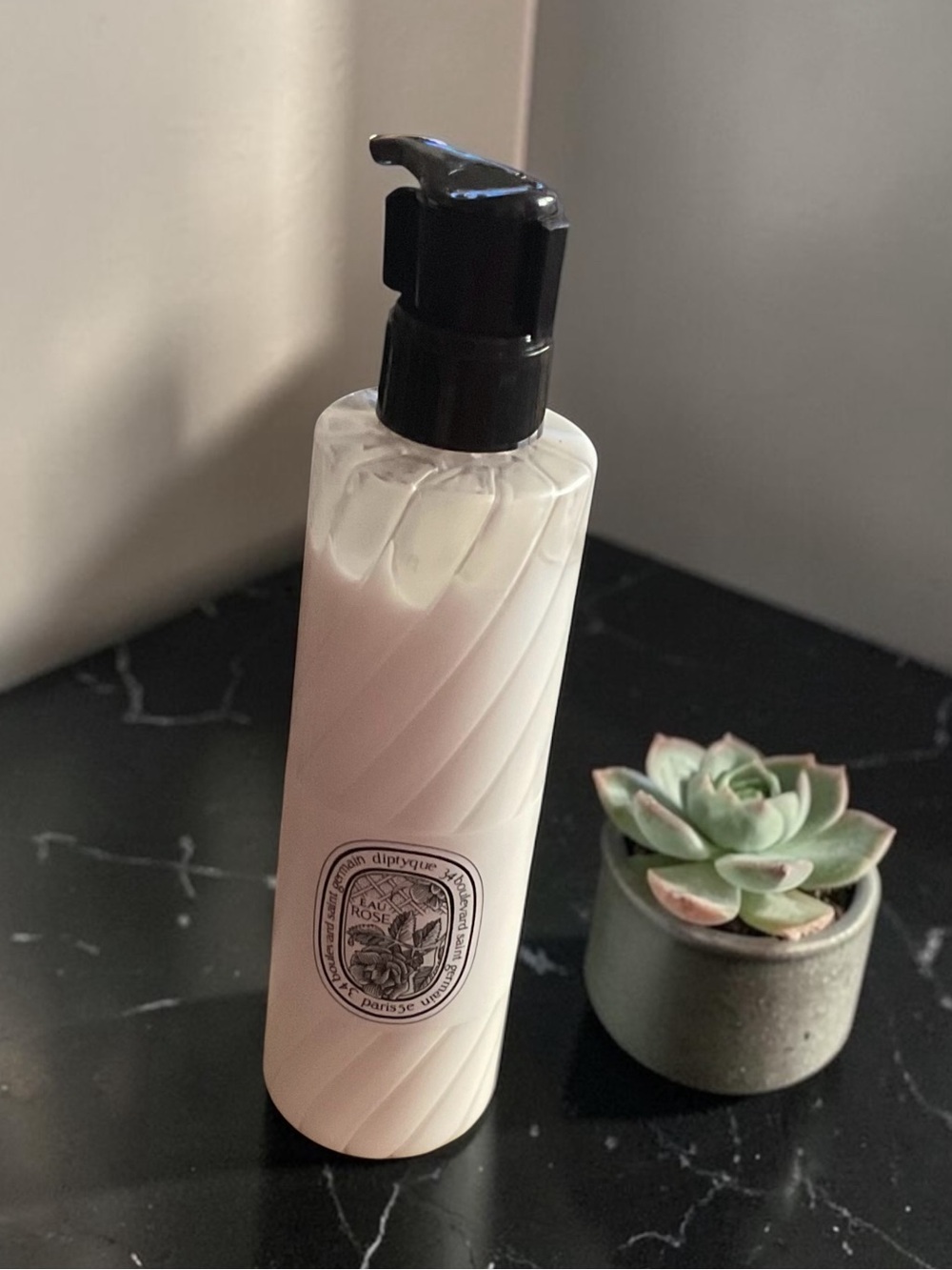 Diptyque Eau Rose Hand & Body Lotion 🌹 200 ml.
